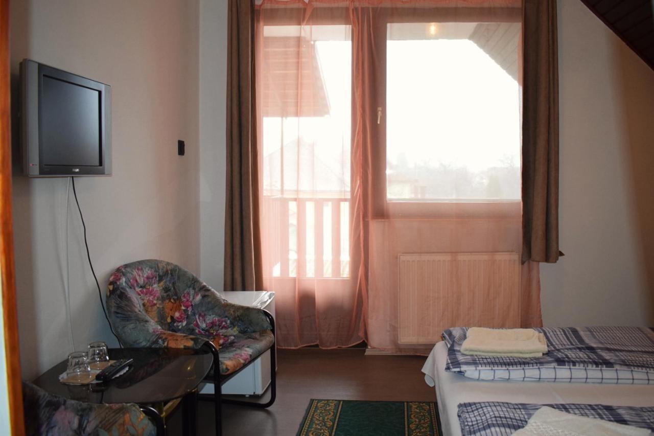 Hotel Ket Diofa Vendeghaz Felsőtárkány Zewnętrze zdjęcie