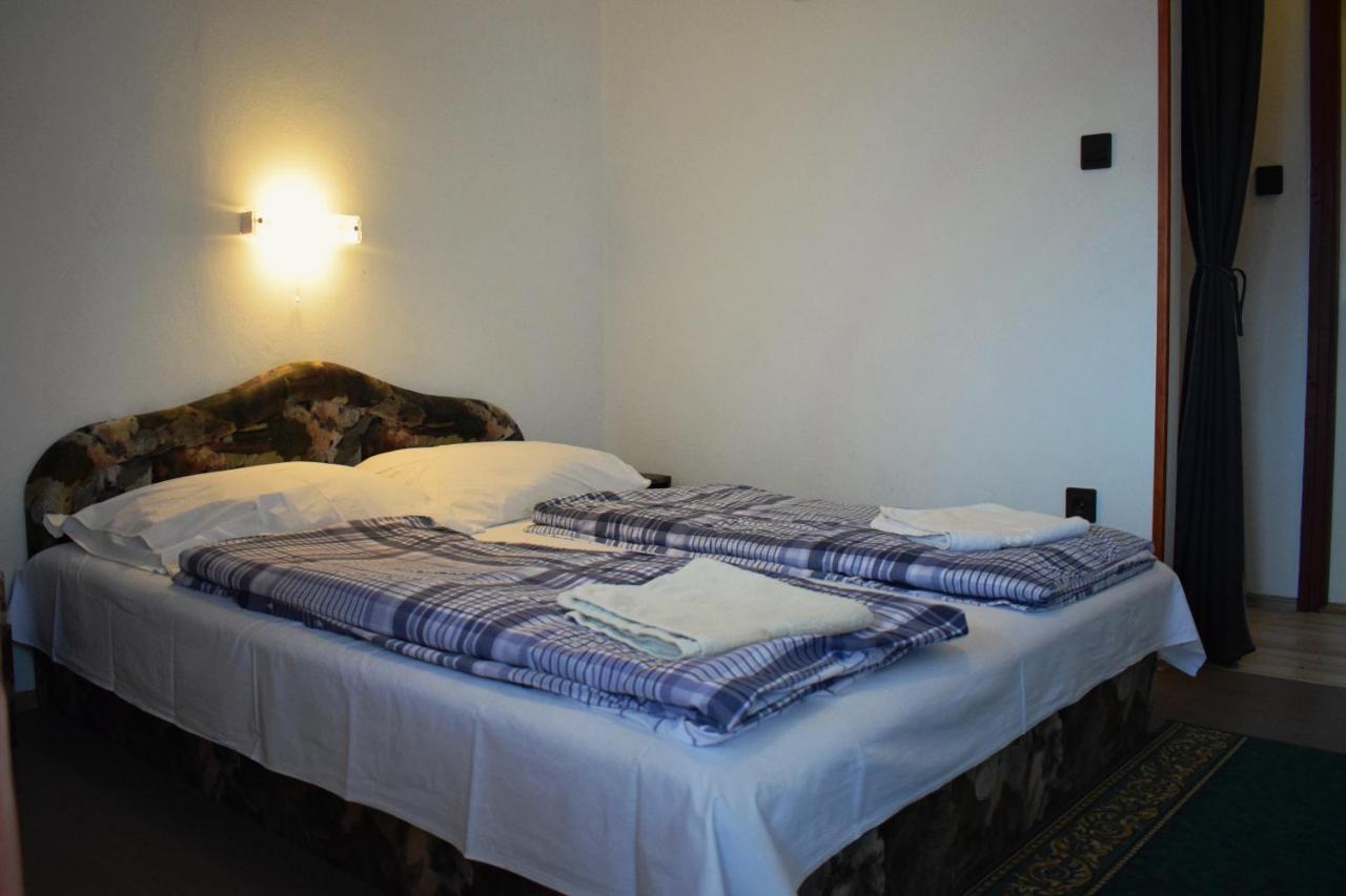Hotel Ket Diofa Vendeghaz Felsőtárkány Zewnętrze zdjęcie